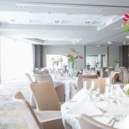 Szálloda - Arena Towers By Ihg 4*