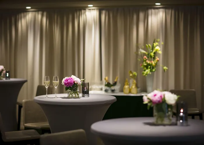 竞技场塔阿姆斯特丹假日酒店 酒店